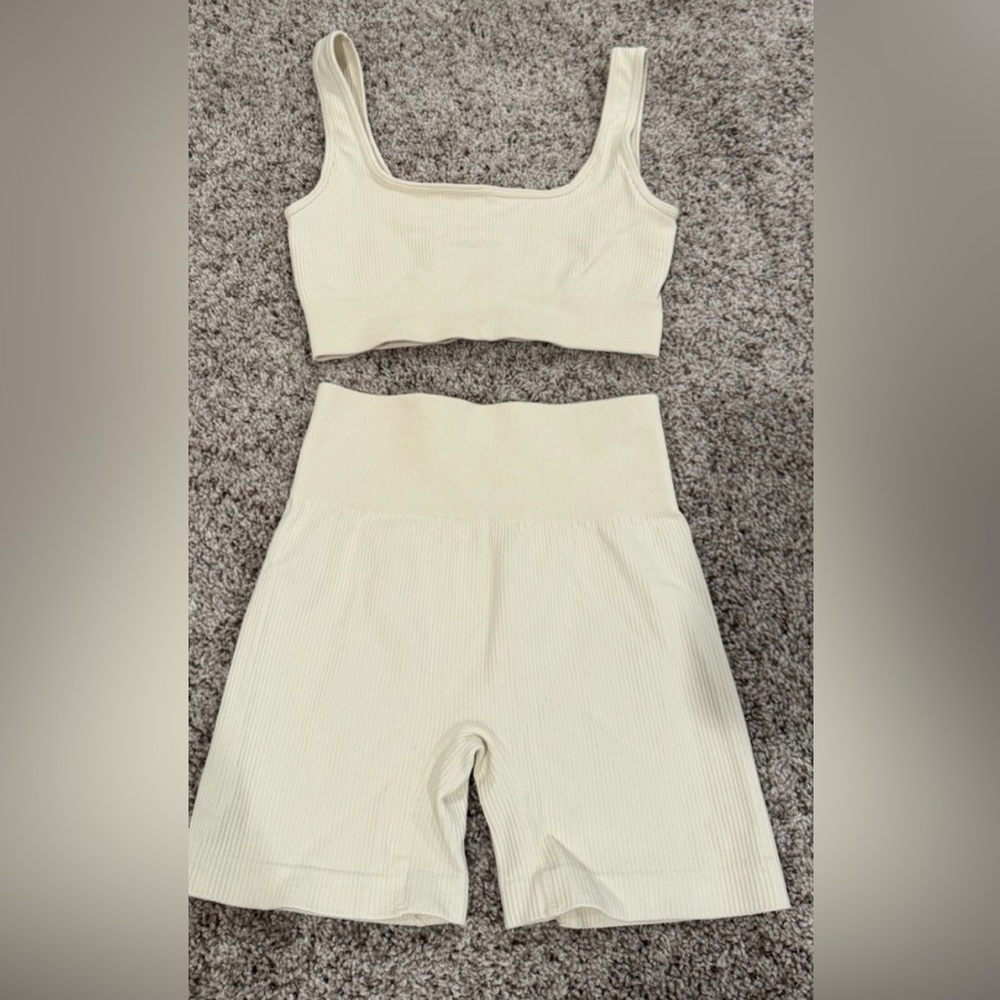 Women's Cream Ribbed workout set size small